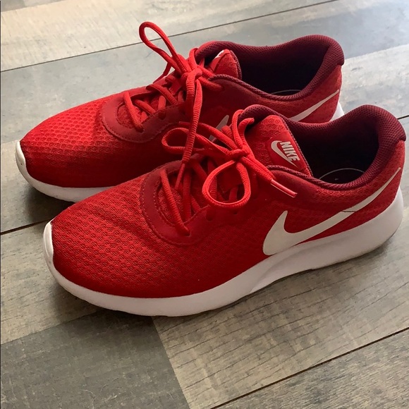 nike tanjun university red